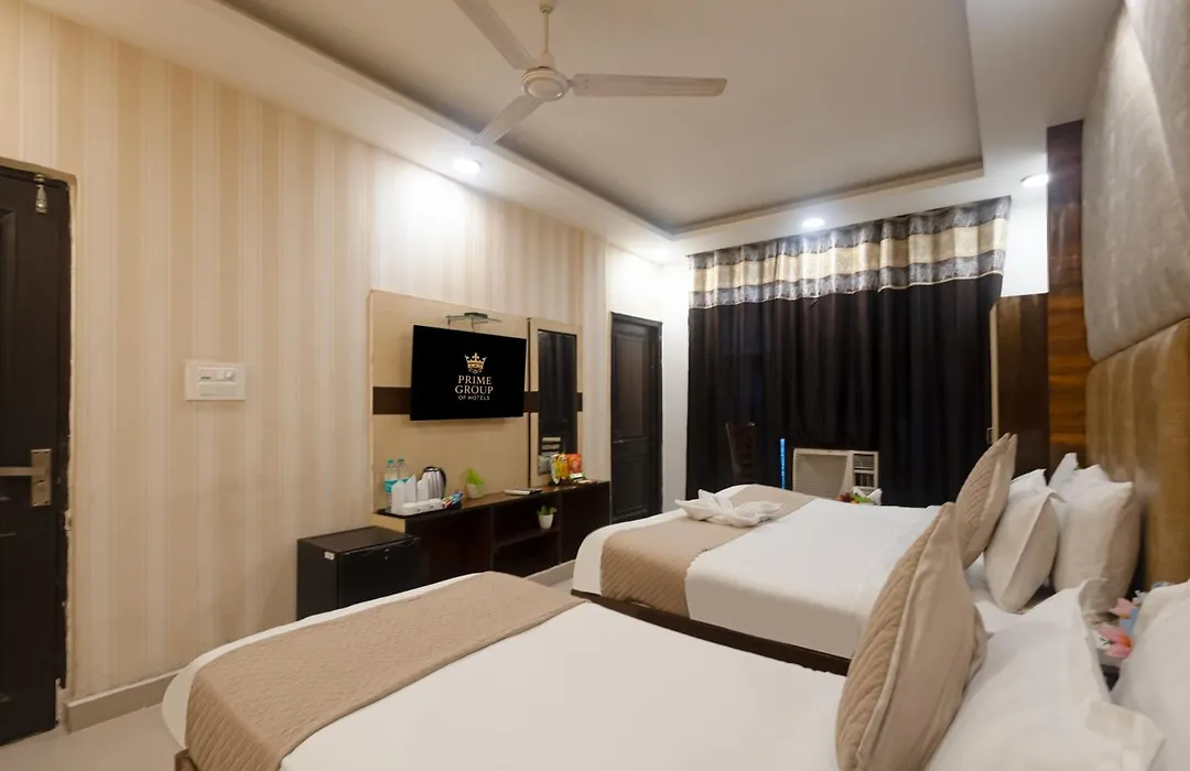 Hotel Caves Premium Near Delhi Airport-1